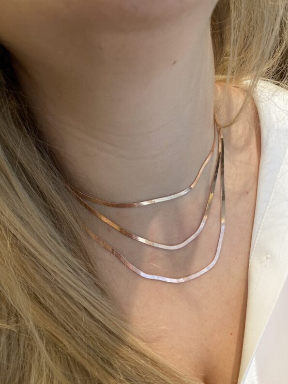 Sleek silver necklace